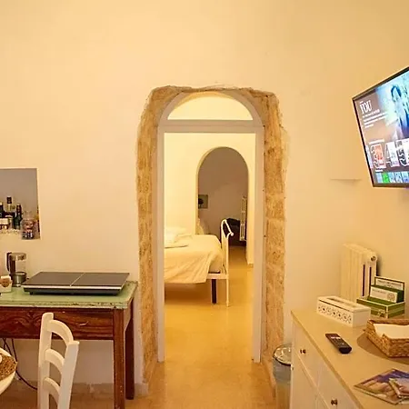 Hotel Ad Un Passo Da Cisternino - Trulli Con Foresta, Bici E Bbq Ostuni