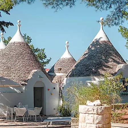 Отель Ad Un Passo Da Cisternino - Trulli Con Foresta, Bici E Bbq *